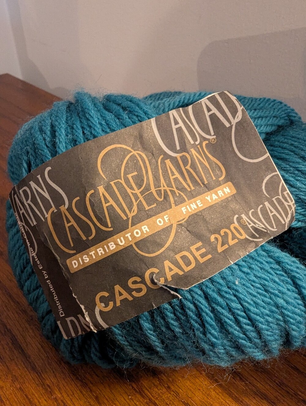 Cascade 220 Yarn Skien 9687 Deep Blue Grass 100% Peruvian Highland Wool 110 g